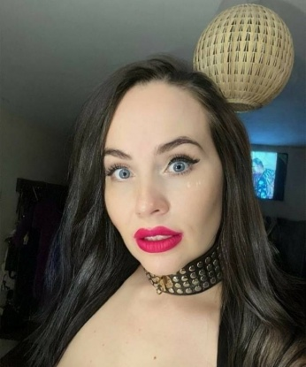 Со мной ты познаешь самые тайные желания и фантазии. Я соблазнительная и нежная, гарантирую тебе незабываемое время, полное страсти и удовольствия. Со мной ты можешь расслабиться и насладиться разнообразием моих услуг. 💋
🌟 Я мастерица в эротическом массаже, фантазиях, ролевых играх и многом другом. Можем провести романтический вечер или испытать настоящую страсть в уютной обстановке. Я гарантирую конфиденциальность и безопасность наших встреч. 🌹
🔥 Мои клиенты отмечают мою красоту, обаяние и профессионализм. Всегда мои фото соответствуют действительности. Ты можешь оценить мою привлекательность и изысканность на прилагаемых фото. 📷
🌇 Я живу в Москве, и у меня есть прекрасное место, где я могу принять тебя и устроить нашу встречу. Я готова стать твоей компаньонкой на ночь, на день, или на весь вечер. Доверься мне и воплощение всех своих самых горячих фантазий. 🌆
💬 Звони мне смело, и мы воплотим в жизнь все, о чем ты так давно мечтал. Я гарантирую, что ты не останешься равнодушным. Жду твоего звонка, мой незабываемый 💫 891, 37 лет